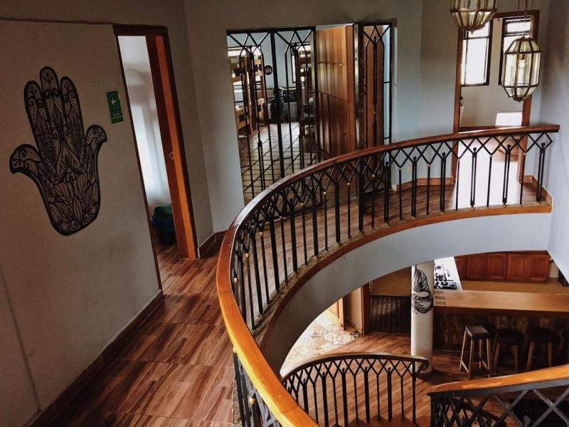 Happy Buddha Hostel & LodgeGuatapé エクステリア 写真