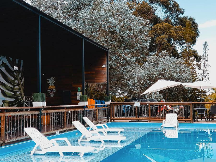 Happy Buddha Hostel & LodgeGuatapé エクステリア 写真